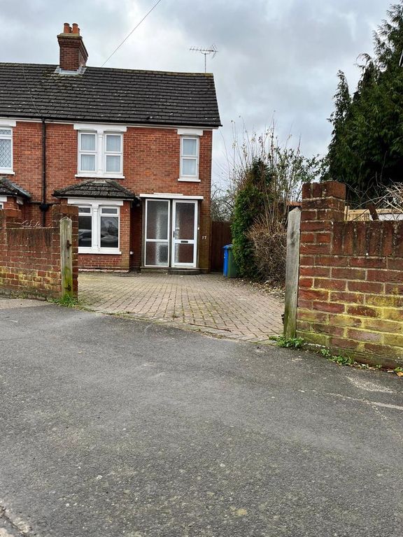 3 bed semi-detached house to rent in Bridge Road, Farnborough GU14, £1,500 pcm