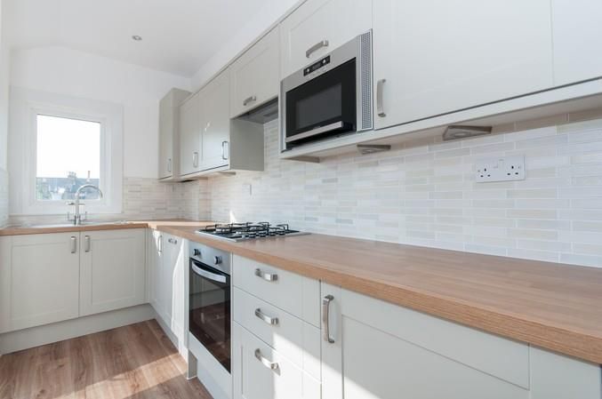 4 bed terraced house to rent in Wix's Lane, London SW4, £4,598 pcm