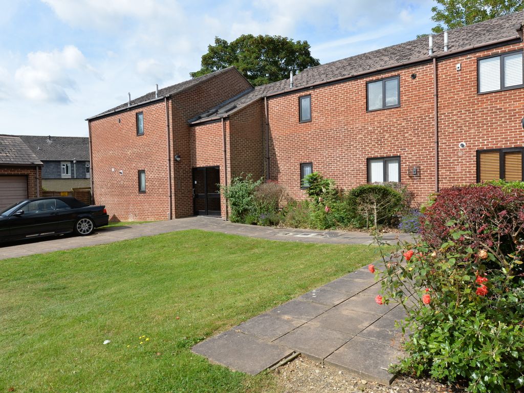 1 bed flat to rent in Webbs Close, Wolvercote OX2, £1,200 pcm