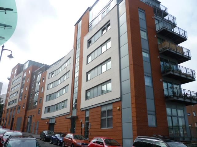 1 bed flat to rent in Fleet Street, Birmingham B3, £825 pcm