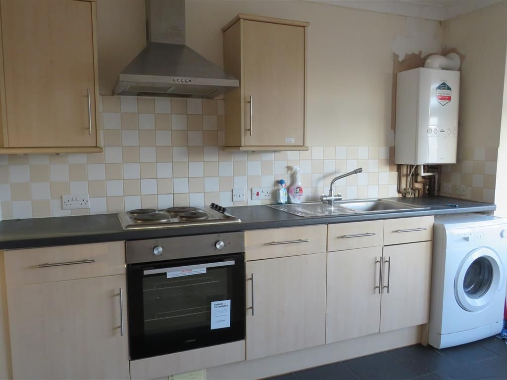 2 bed flat to rent in Jessamine Road, Southampton SO16, £1,100 pcm