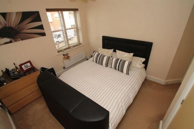 2 bed flat to rent in Coxhill Way, Aylesbury HP21, £1,300 pcm