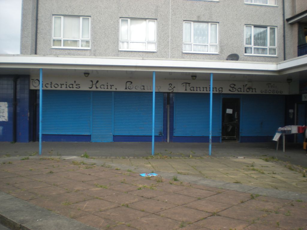 Retail premises to let in The Parade, Holmewood, Bradford BD4, £5,750 pa