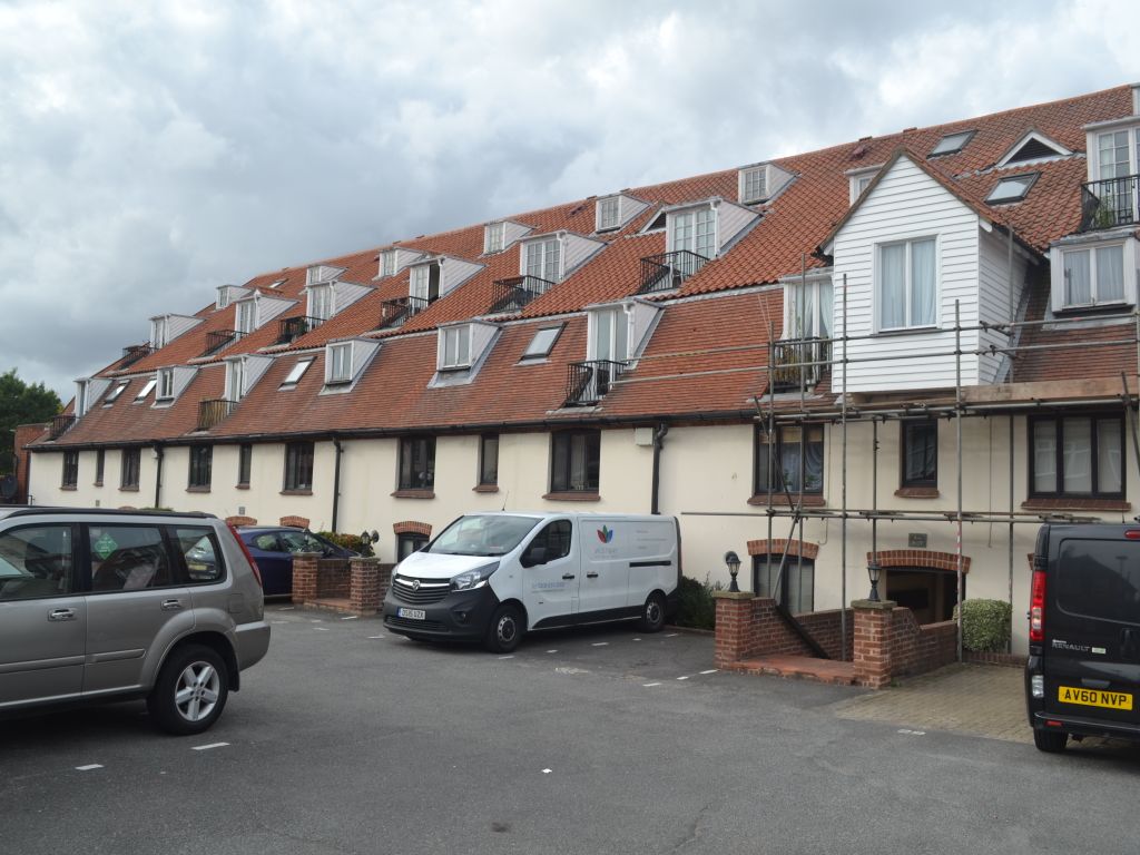 2 bed flat to rent in Dock Street, Ipswich IP2, £825 pcm