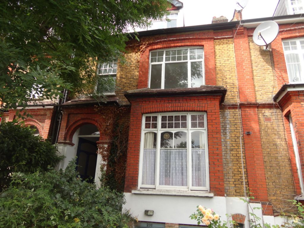 2 bed flat to rent in West Bank, Stamford Hill N16, £1,450 pcm