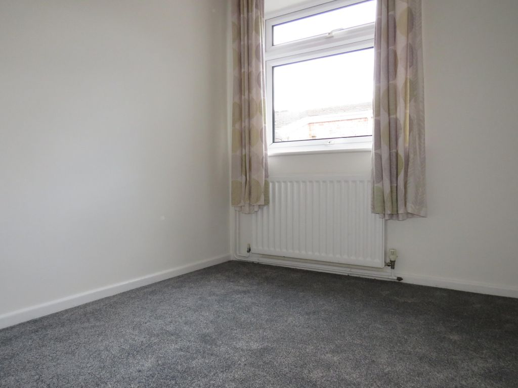 2 bed property to rent in Buckden Close, Warwick CV34, £850 pcm