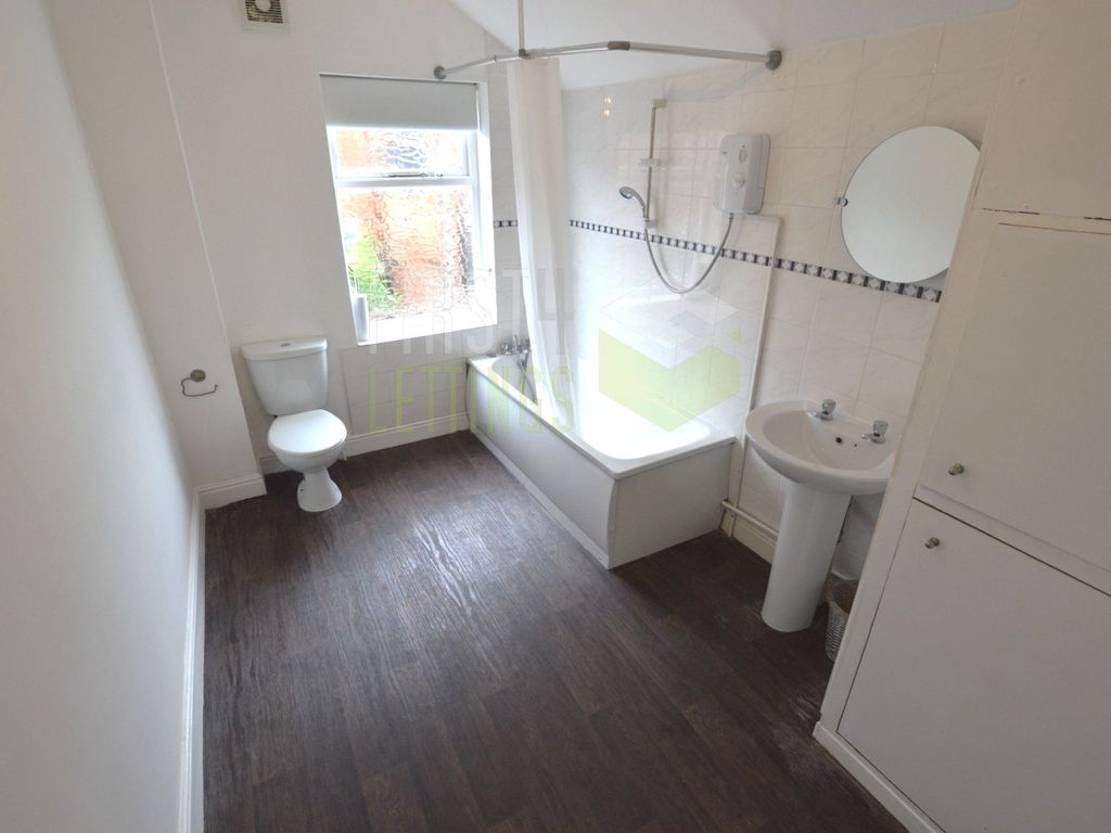 2 bed terraced house to rent in Luther Street, West End LE3, £433 pcm