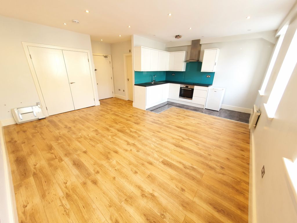Studio to rent in Prince Of Wales Road, Norwich NR1, £700 pcm