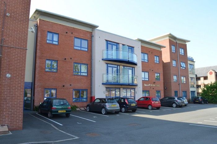 2 bed flat to rent in Russell Aston Court, Civic Way, Swadlincote, Swadlincote DE11, £695 pcm
