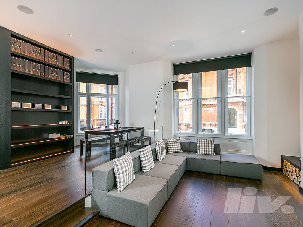 2 bed flat to rent in Green Street, Mayfair W1K, £8,667 pcm