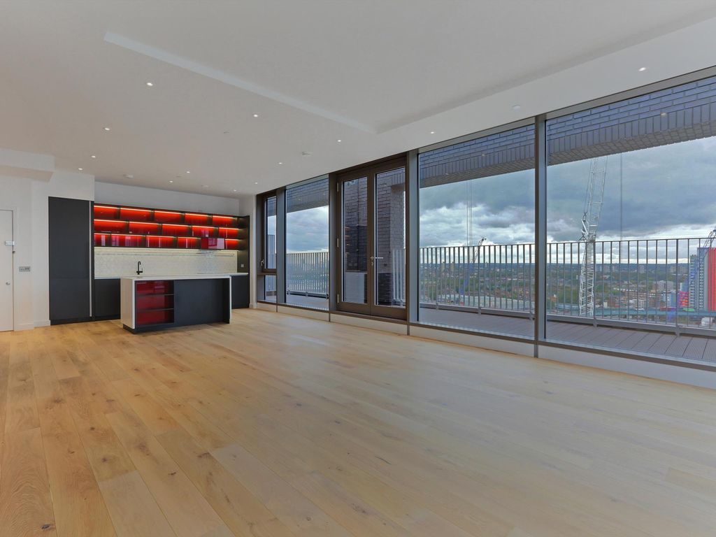 3 bed flat for sale in Kent Building, London City Island, London E14, £1,100,000