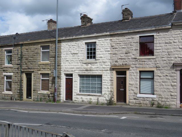 2 bed terraced house to rent in Blackburn Road, Great Harwood, Lancs BB6, £350 pcm