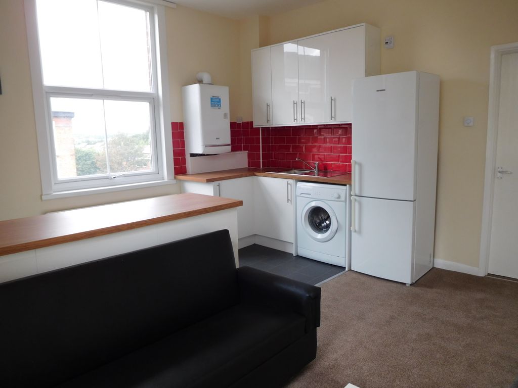 2 bed flat to rent in Arundel Street, Lenton, Nottngham NG7, £997 pcm