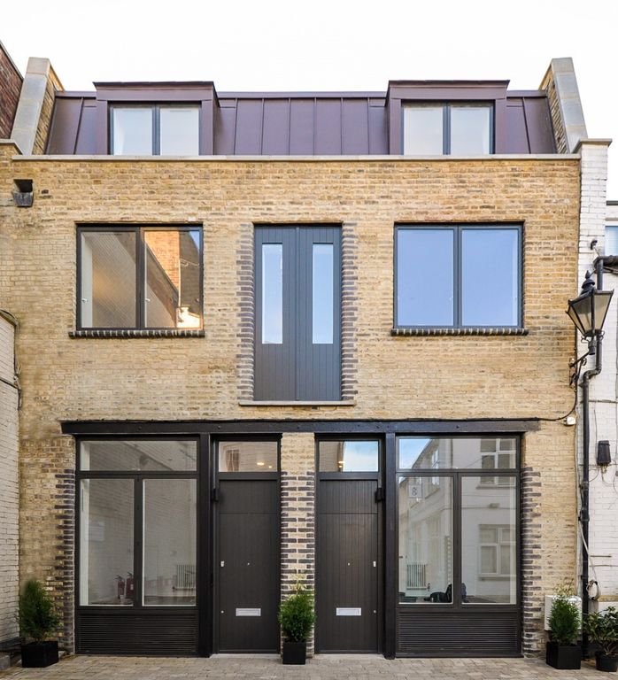 3 bed terraced house to rent in Blackstock Mews, Highbury N4, £3,600 pcm