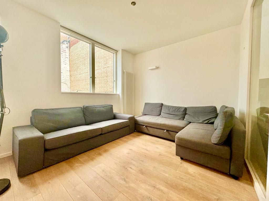 3 bed terraced house to rent in Blackstock Mews, Highbury N4, £3,600 pcm