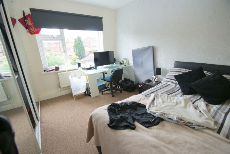 4 bed semi-detached house to rent in Eden Drive, Headingley, Leeds LS4, £420 pppm