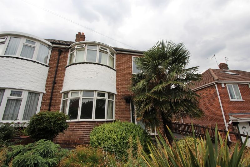 3 bed semi-detached house to rent in Eden Mount, Burley, Leeds LS4, £433 pppm