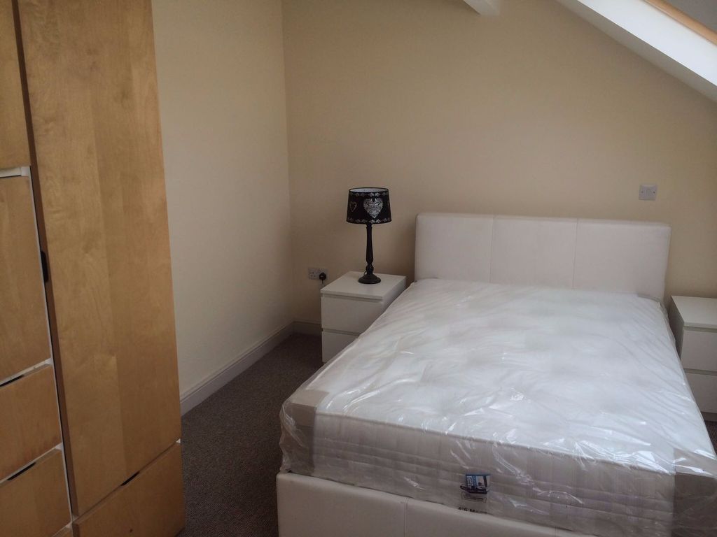 2 bed town house to rent in Newton Road, Leeds LS7, £895 pcm