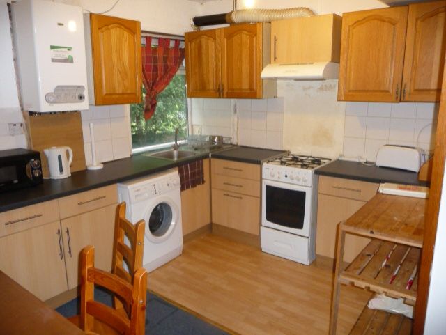 3 bed property to rent in Kelso Gardens, Leeds LS2, £1,412 pcm