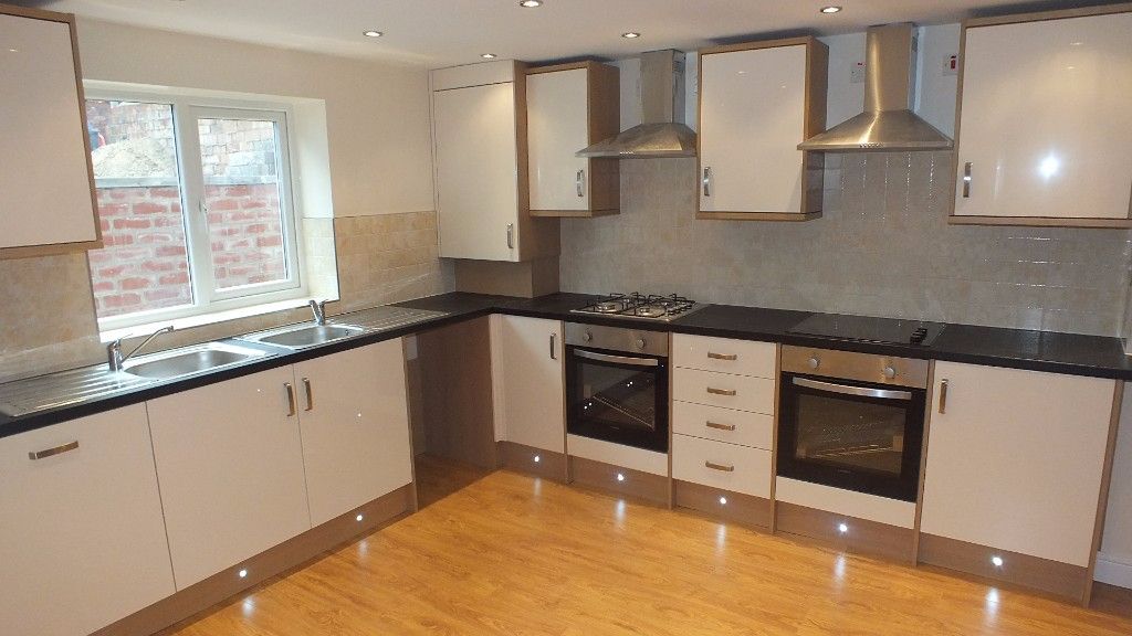 3 bed terraced house to rent in Ash Road, Leeds LS6, £1,100 pcm