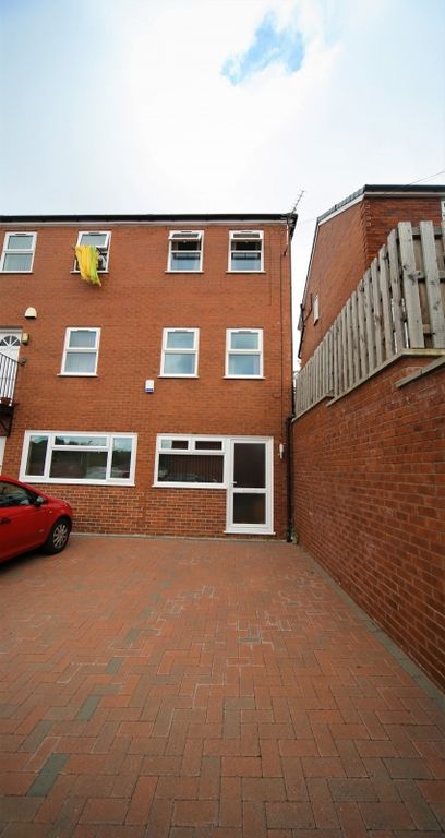1 bed flat to rent in Bentley Parade, Meanwood, Leeds LS6, £845 pcm
