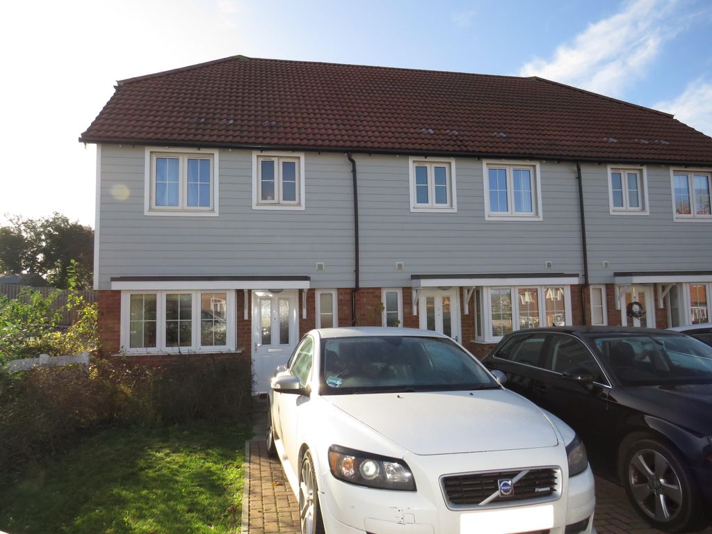 3 bed semi-detached house to rent in Farleigh Heights, Tovil, Maidstone ME15, £1,500 pcm