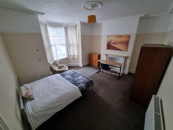 6 bed shared accommodation to rent in Park Road West, Wolverhampton WV1, £485 pppm