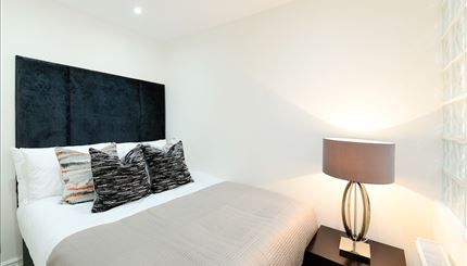 1 bed flat to rent in Somerset Court, Lexham Gardens, Kensington W8, £2,752 pcm