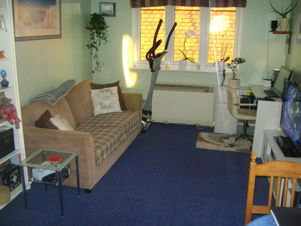 1 bed flat to rent in Headley Road, Grayshott GU26, £800 pcm