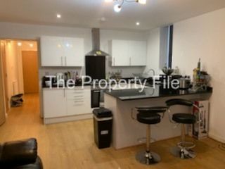2 bed flat to rent in Anson Road, Victoria Park M14, £1,250 pcm