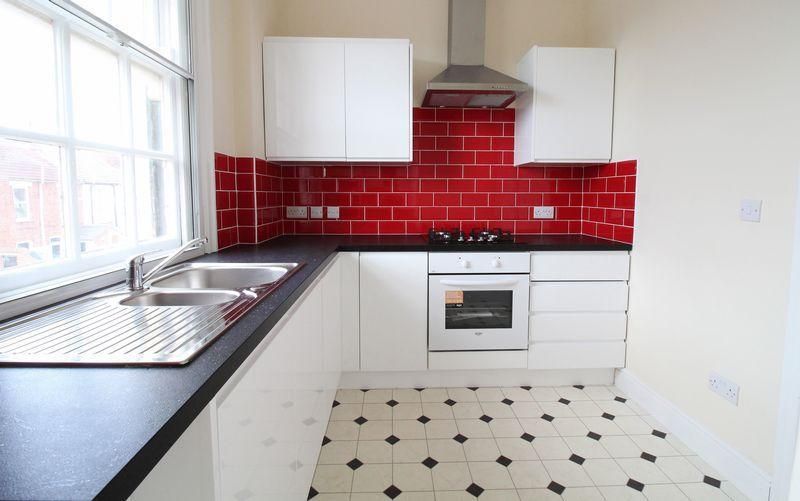2 bed flat to rent in Shirley Avenue, Southsea PO4, £1,050 pcm