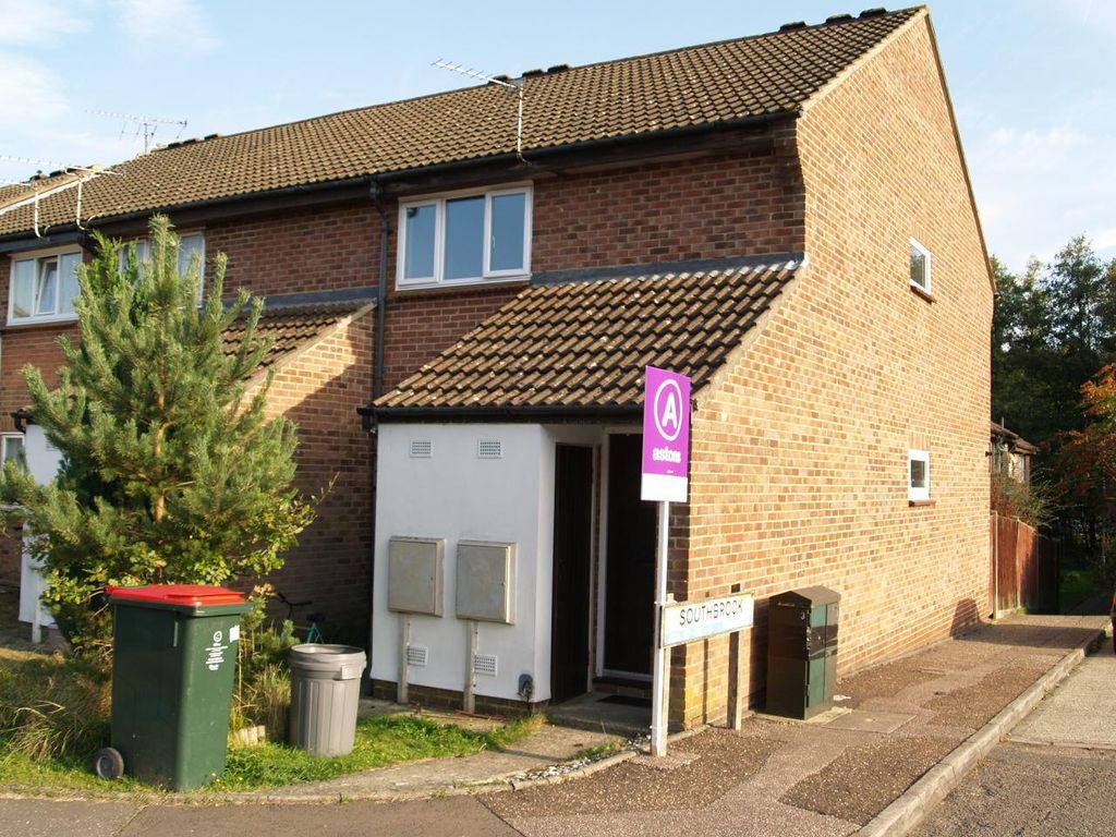 1 bed flat to rent in Southbrook, Pease Pottage, Crawley RH11, £1,050 pcm