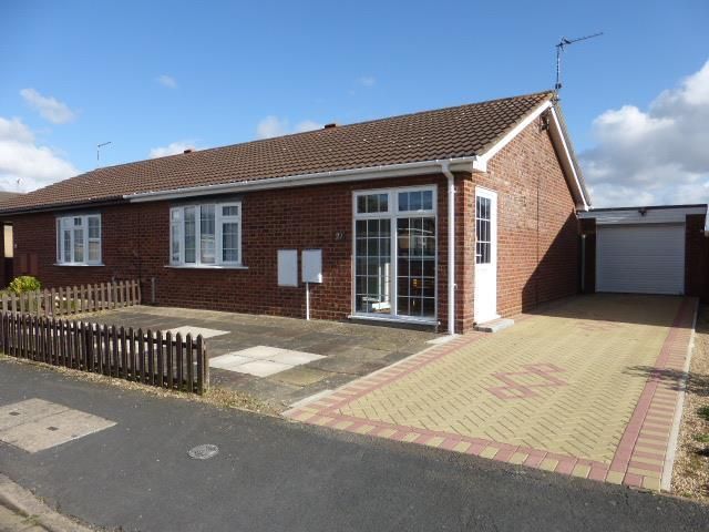 2 bed bungalow to rent in Hunters Chase, March PE15, £850 pcm