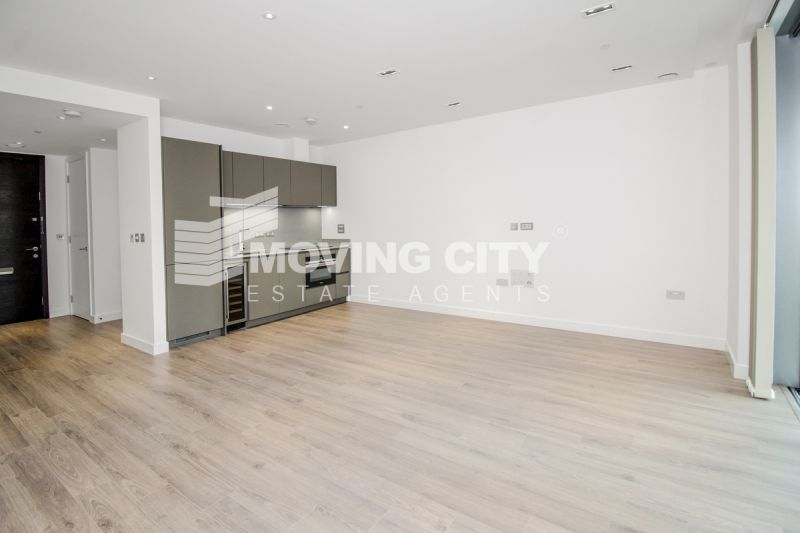 Studio to rent in Cashmere House, Aldgate East E1, £2,500 pcm