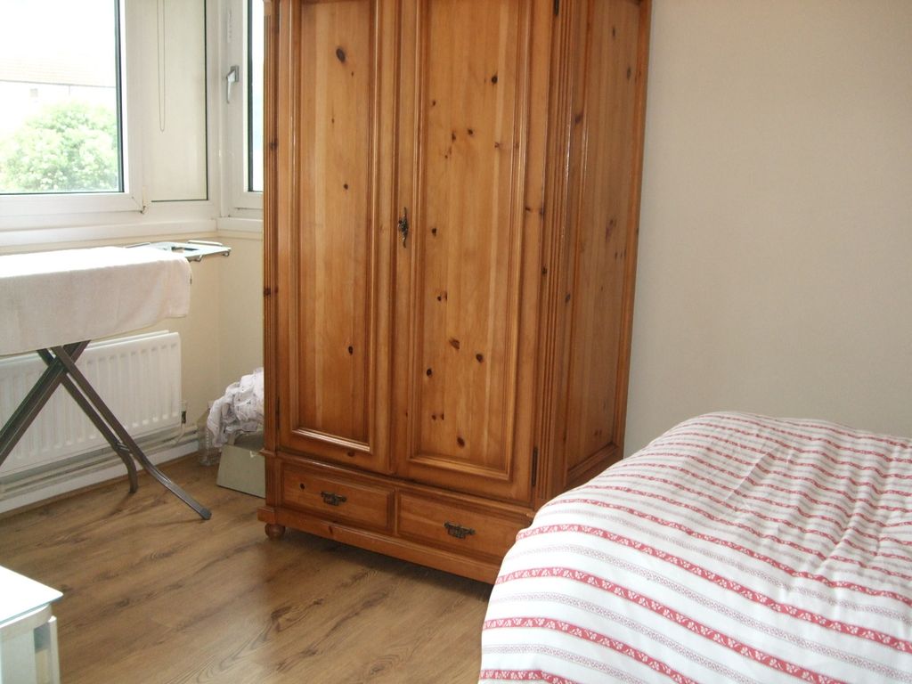 Room to rent in Windlass Place, London SE8, £850 pcm