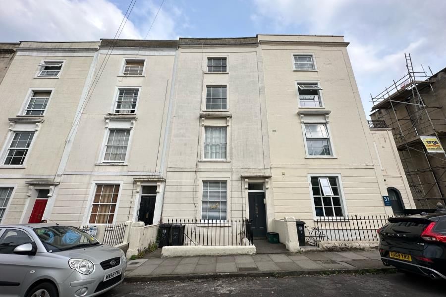 2 bed flat to rent in Meridian Place, Clifton, Bristol BS8, £1,600 pcm