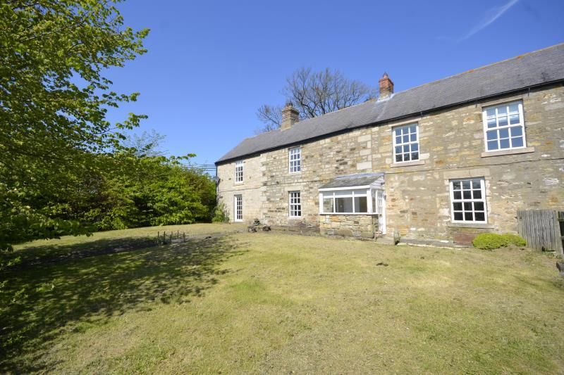 4 bed farmhouse to rent in Newton Farm, Mitford, Morpeth, Northumberland NE61, £1,695 pcm
