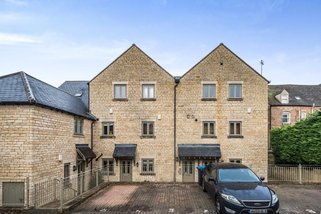 1 bed flat to rent in Chipping Norton, Oxfordshire OX7, £850 pcm