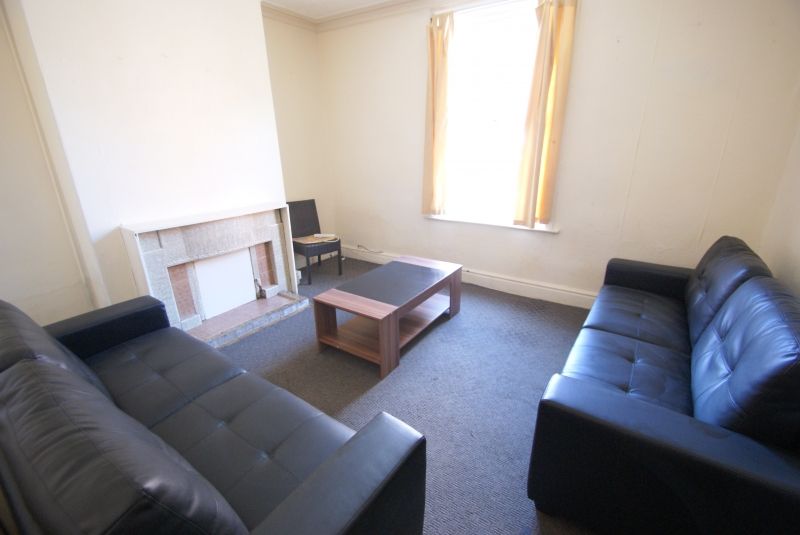 4 bed terraced house to rent in Harold Avenue, Hyde Park, Leeds LS6, £425 pppm