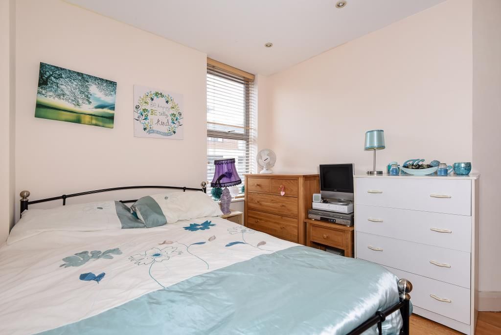 1 bed flat to rent in Newbury, Berkshire RG14, £950 pcm