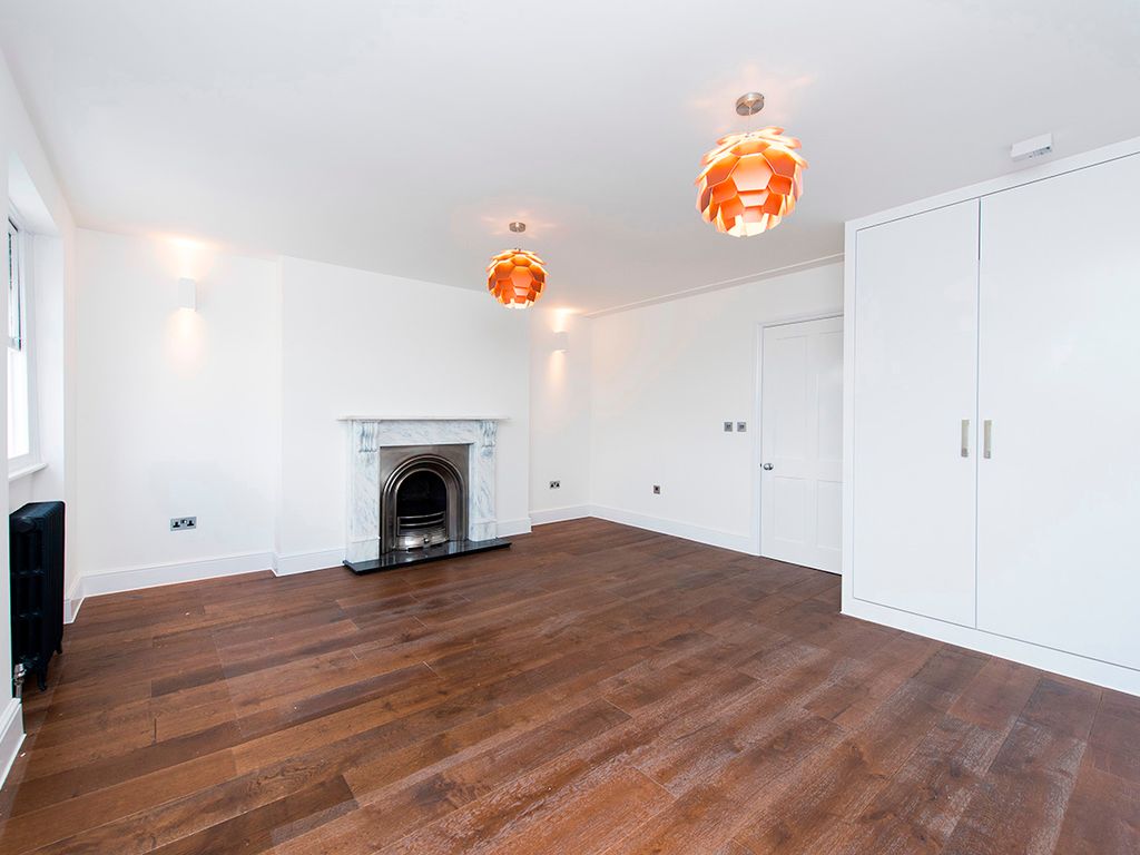 Studio to rent in Compton Road, London N1, £1,600 pcm