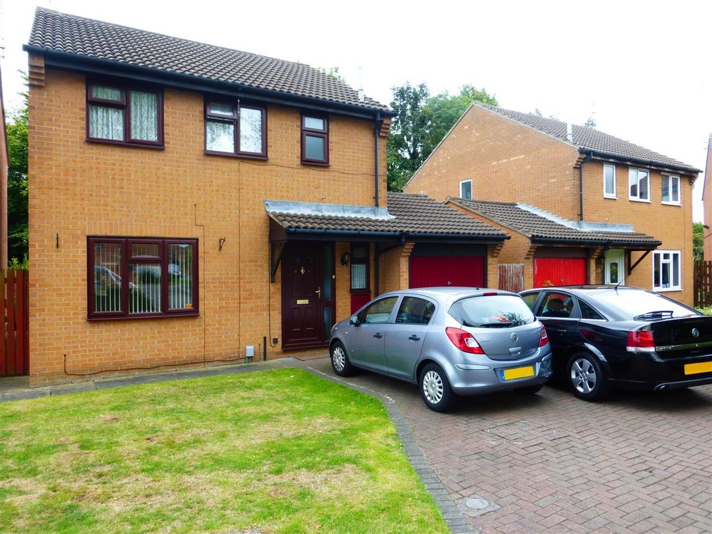 4 bed detached house to rent in Ringwood, Bretton, Peterborough PE3, £925 pcm