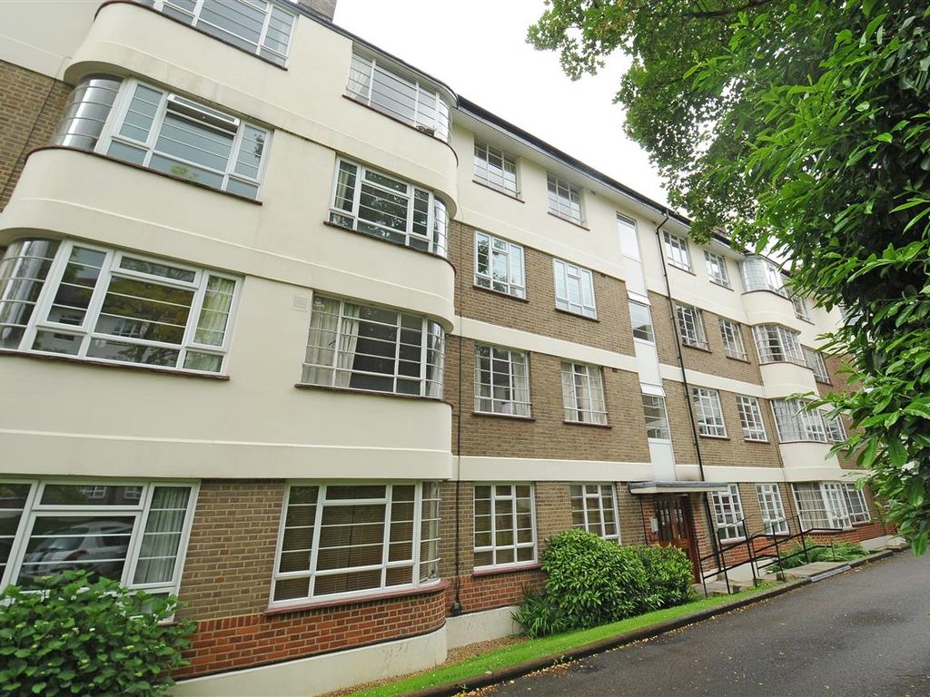 2 bed flat for sale in Edge Hill Court, Edge Hill, Wimbledon SW19, £535,000
