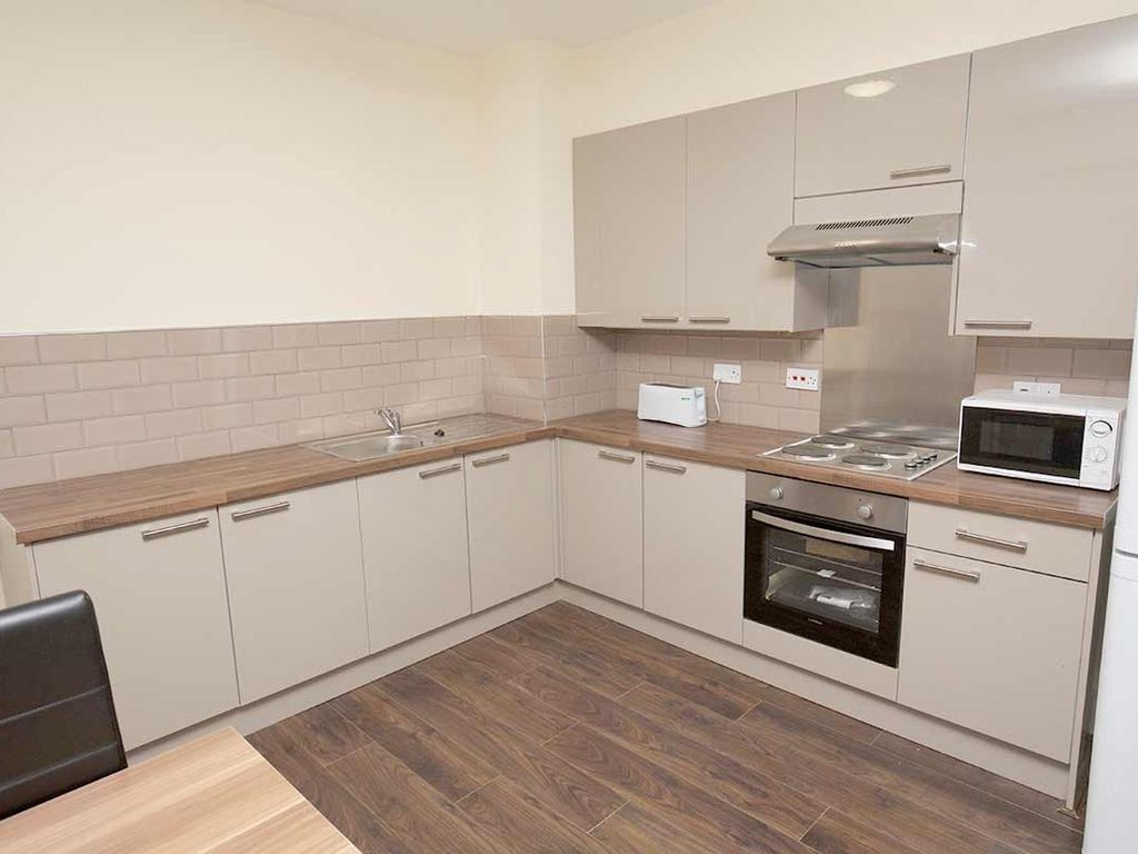 Room to rent in Lime Street, Liverpool L1, £390 pcm