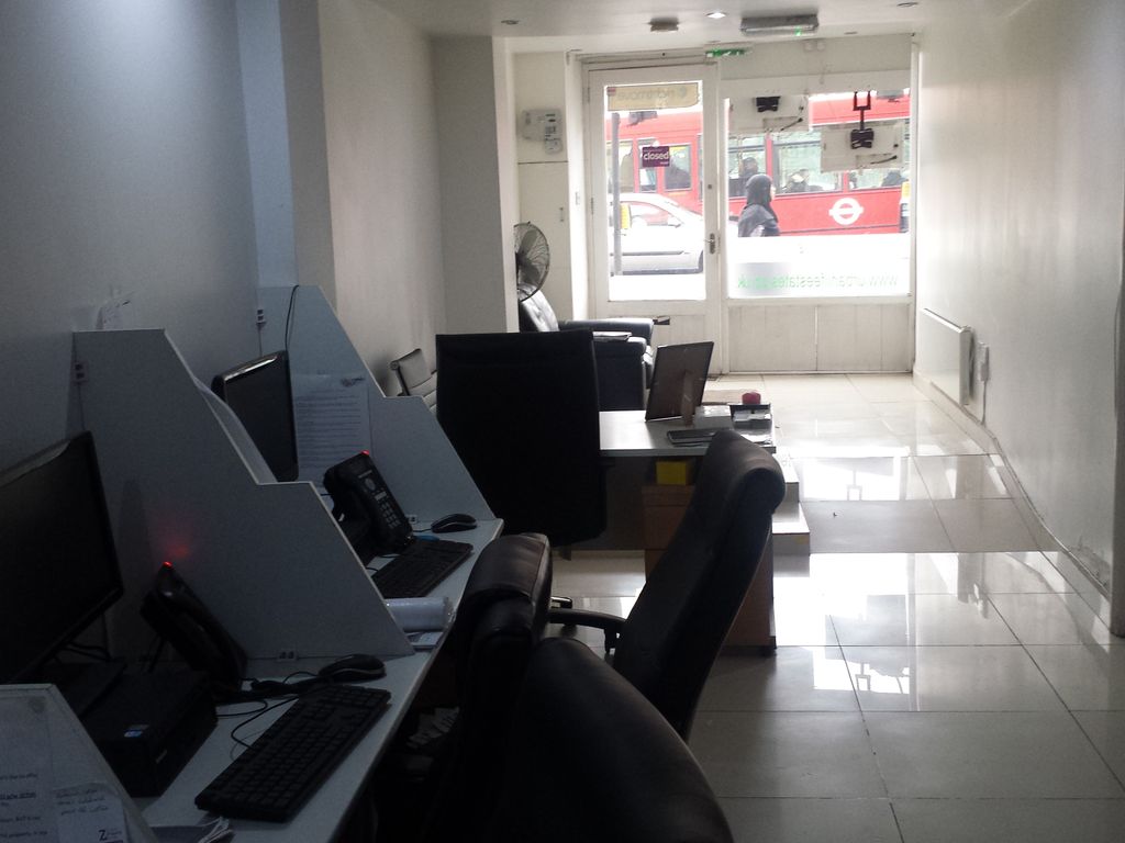 Office to let in High Rd, Tottenham N17, £9,600 pa