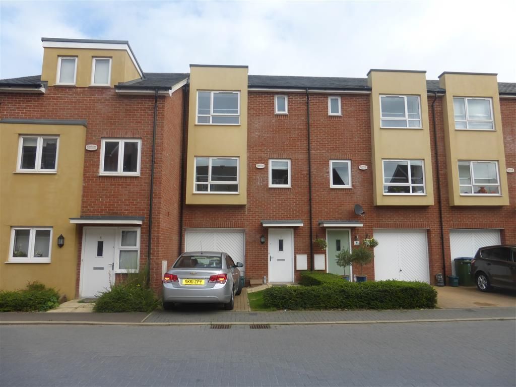4 bed property to rent in Stilton Close, Aylesbury HP19, £1,650 pcm