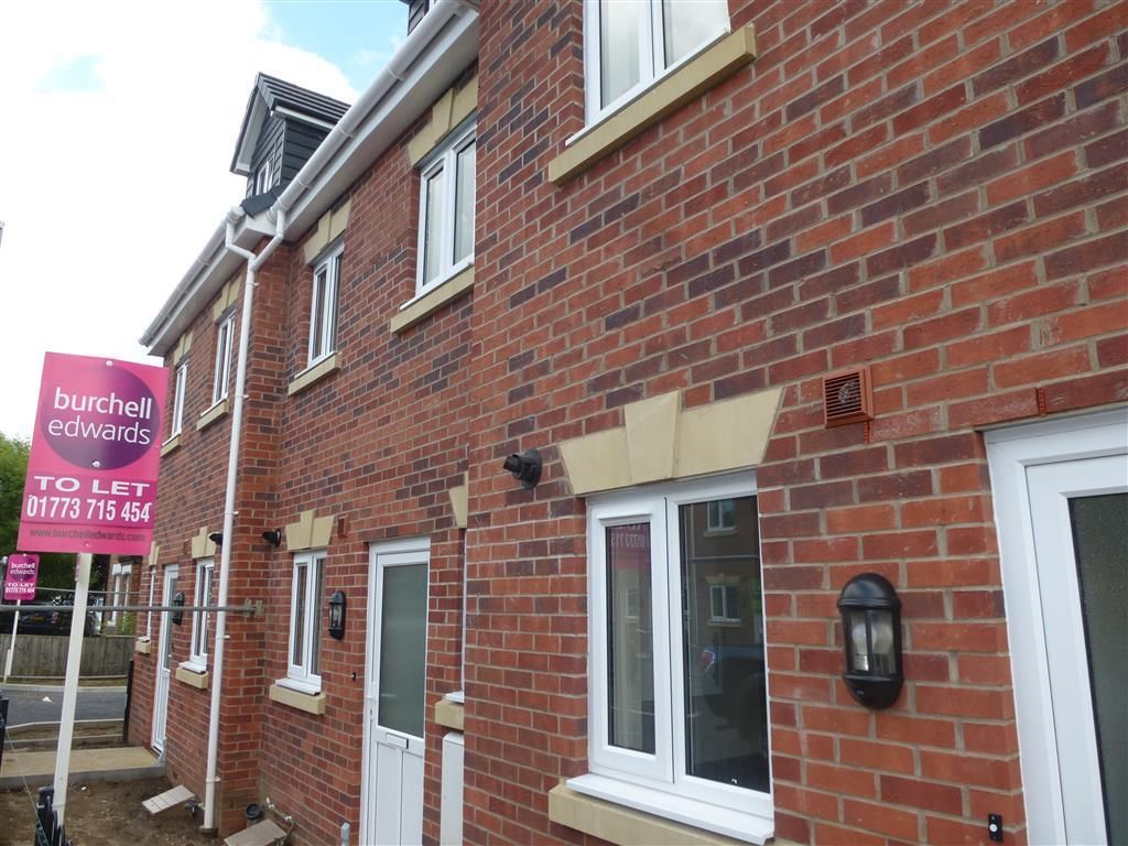 3 bed town house to rent in Station Road, Langley Mill, Nottingham NG16, £900 pcm