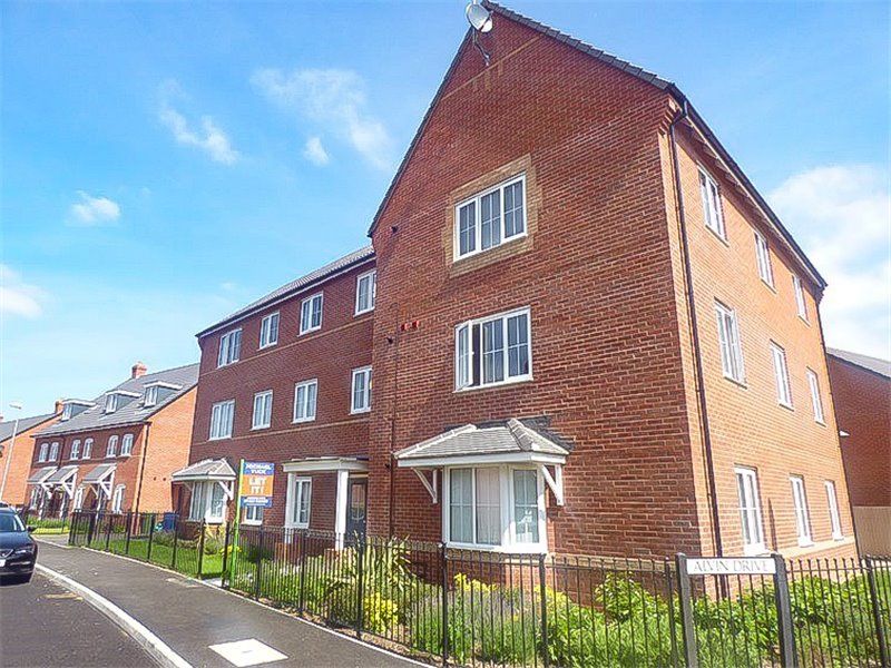 2 bed flat to rent in Winter Gate Road, Longford, Gloucester GL2, £825 pcm