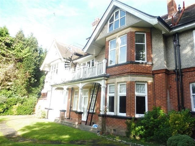 4 bed flat to rent in St. Valerie Road, Bournemouth BH2, £1,850 pcm