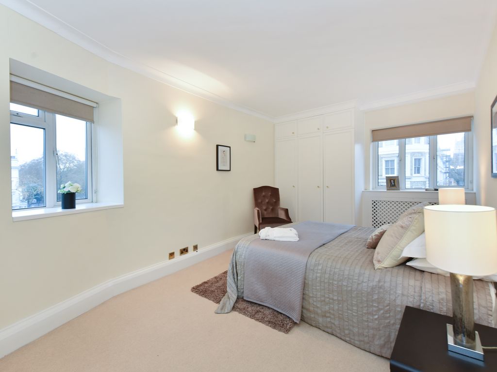 2 bed flat for sale in Harrington Road, London SW7, £1,350,000